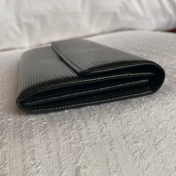 LV STUNNING Epi wallet - Picture 6 of 13